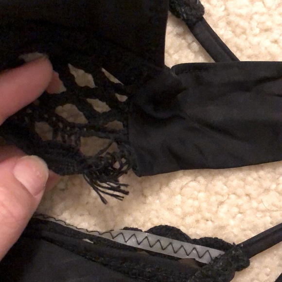 BECCA by Rebecca Virtue Black Bikini top - size Medium - Picture 5 of 5